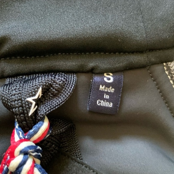 NWT Perfect moment Allos hooded striped ski suit in jet black/red/snow white - Picture 5 of 8